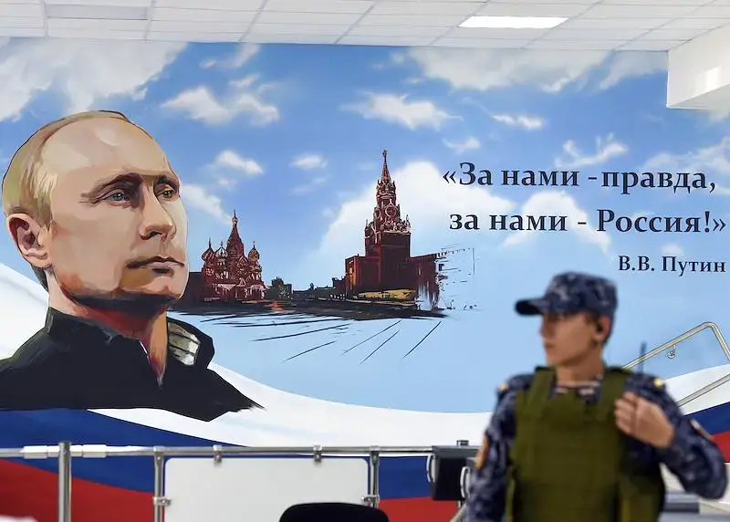 Избирательный участок в школе № 5 в Донецке во время голосования в органы местного самоуправления оккупированной части Донецкой области 8 сентября 2023. Фото: Таисия Воронцова/Коммерсантъ