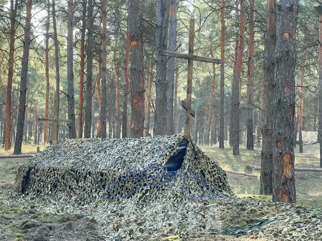 Один из первых четырех блиндажных храмов на Херсонском направлении. Источник: паблик ВКонтакте «Моя Калуга», опубликовано 23 сентября 2023 года.