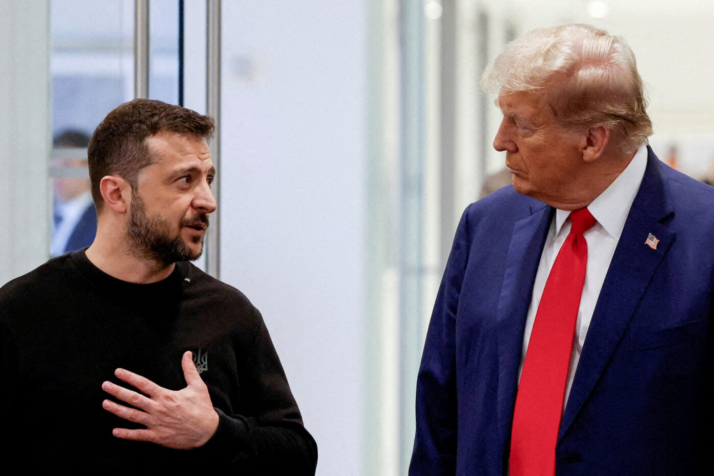 Дональд Трамп и Владимир Зеленский во время встречи в Нью-Йорке 27 сентября 2024 года