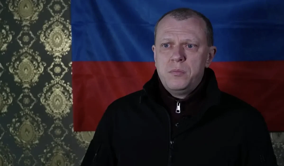 Экс-премьер Запорожской области РФ Антон Кольцов во время визита в город Пологи