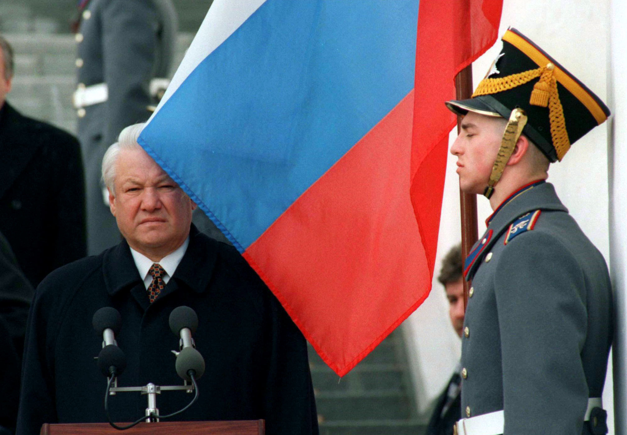12 июня отмечают день России. Почему это самый странный из государственных праздников